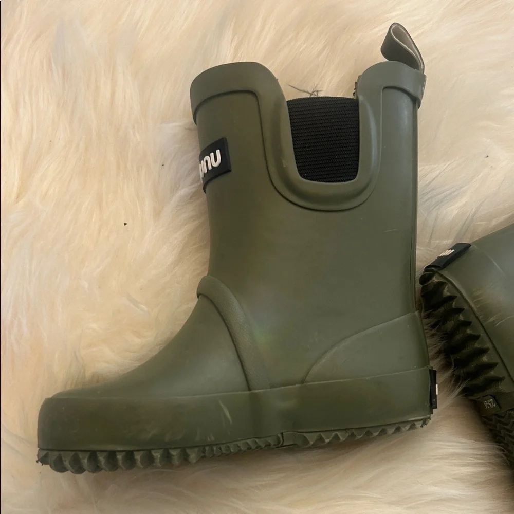 nununu military rain